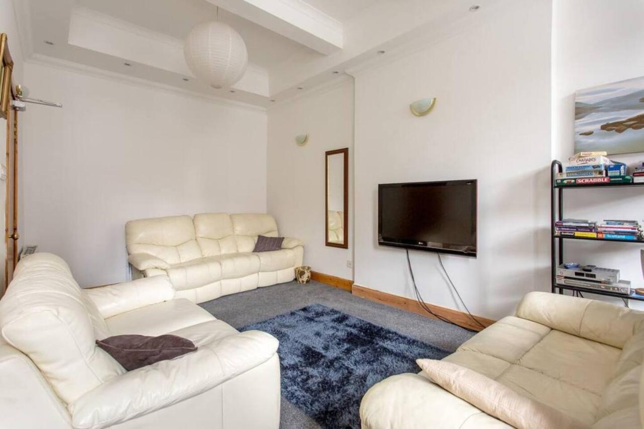 Joivy 3 Bed Flat In Old Town, Close To Grassmarket เอดินบะระ ภายนอก รูปภาพ
