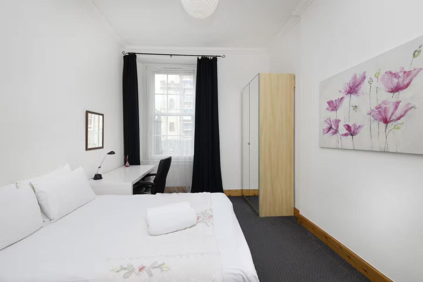 Joivy 3 Bed Flat In Old Town, Close To Grassmarket เอดินบะระ ภายนอก รูปภาพ